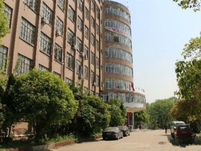 黄石市西塞山区磁湖南岸老年养生公寓