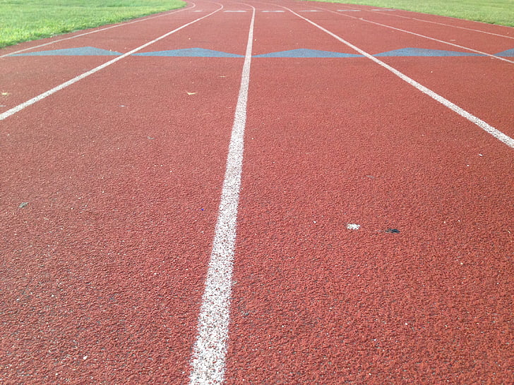 track-straight-lines-running-preview.jpg