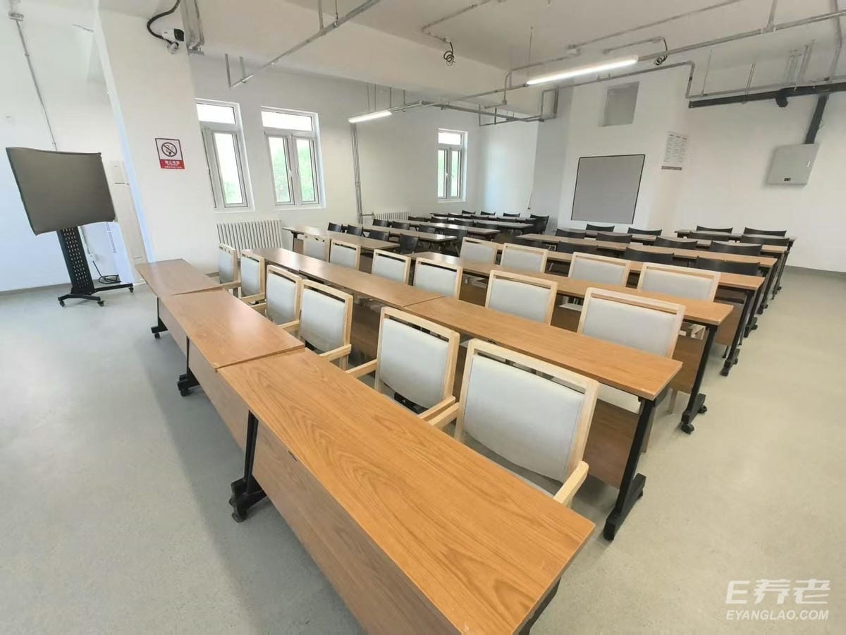 8老年学堂1762418533760_v1_.jpg